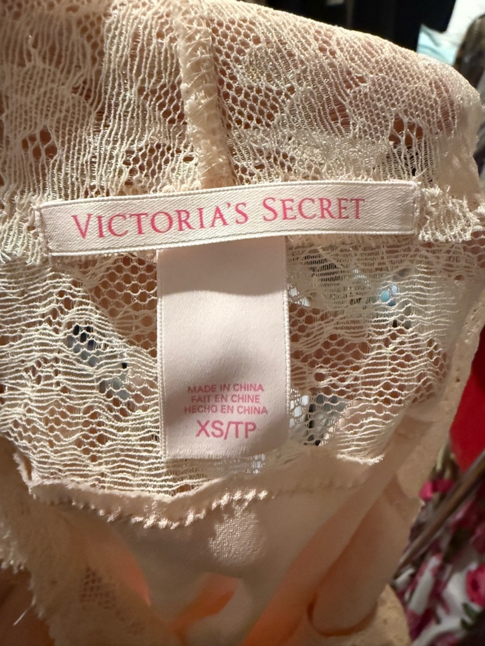 Victoria's Secret Cream Lace Chemise - Picture 9 of 9